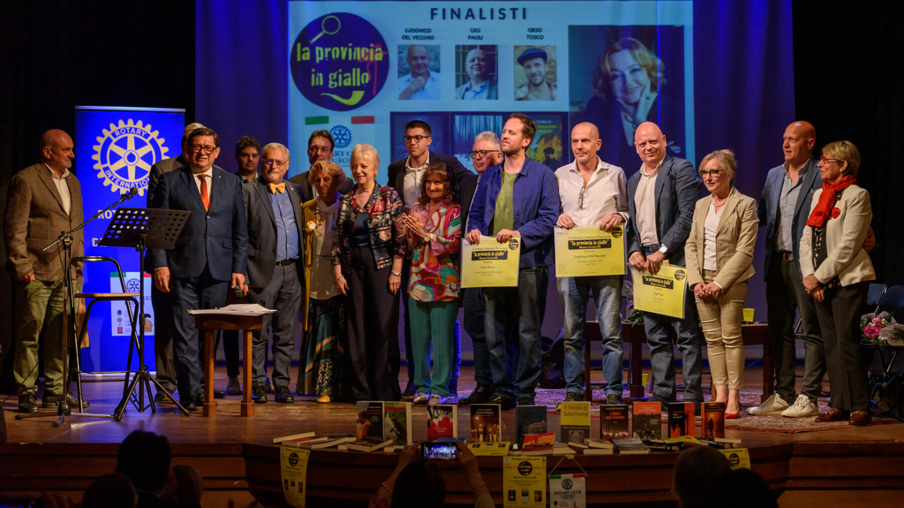 In finale al prestigioso Premio La Provincia in Giallo con Il mistero dei fiori viola